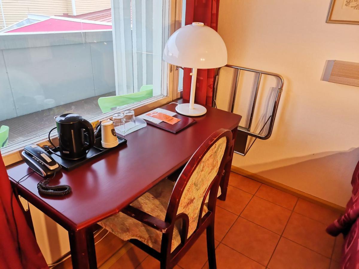 Hotel Cikada Мариехамн Екстериор снимка